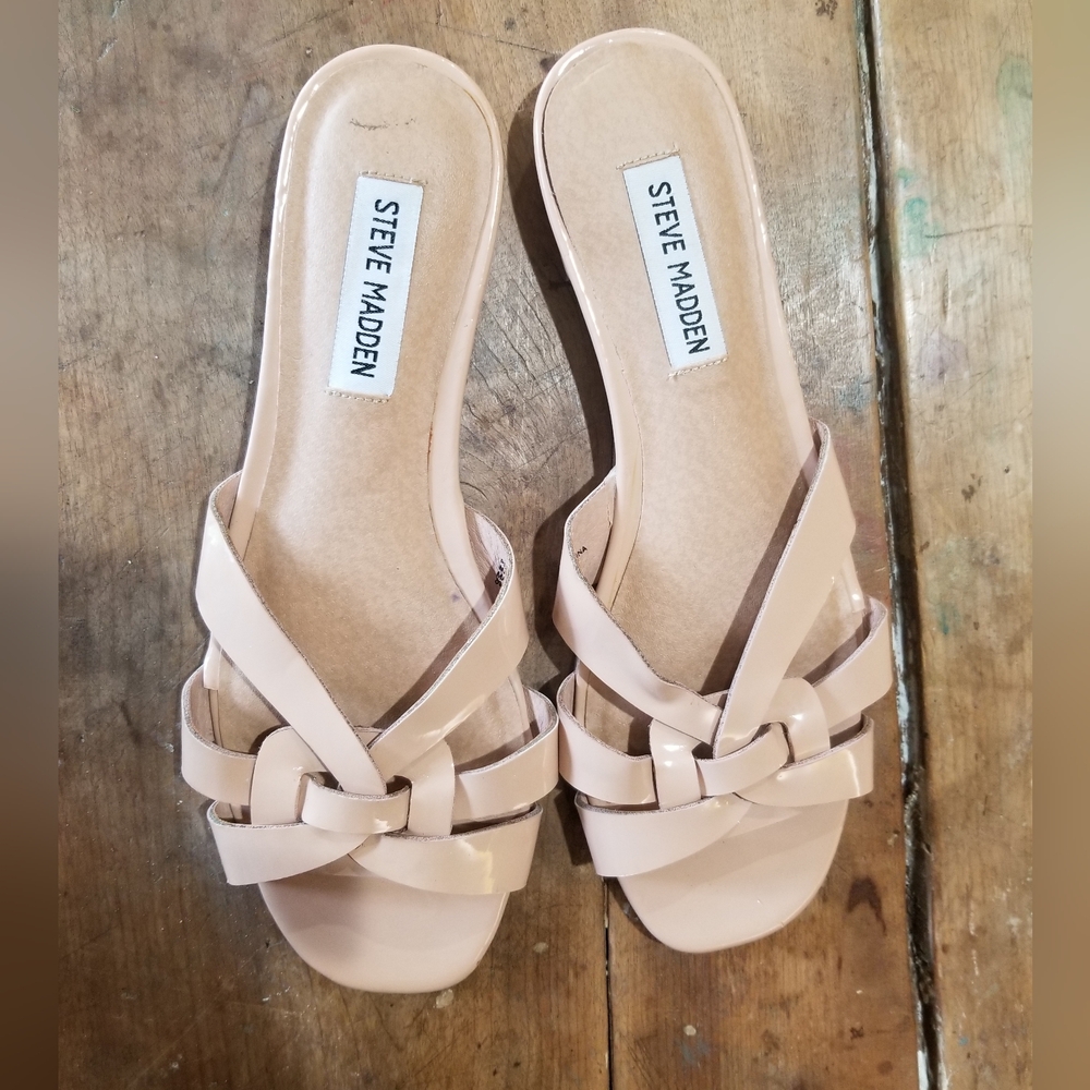 Steve Madden slip on sandals Nude color size 8